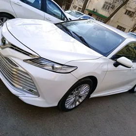 Toyota Camry 2018