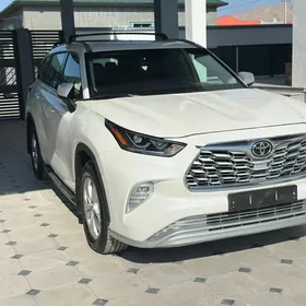 Toyota Highlander 2020