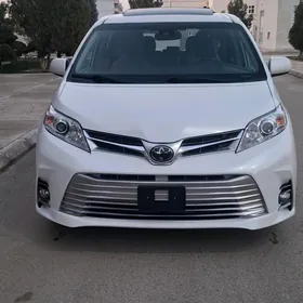 Toyota Sienna 2020