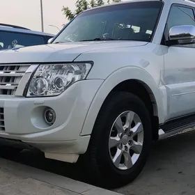 Mitsubishi Pajero 2014