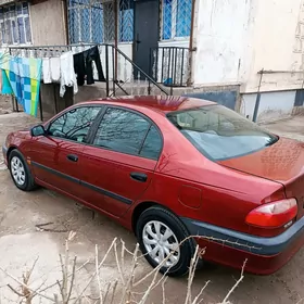 Toyota Avensis 2002