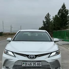 Toyota Camry 2018