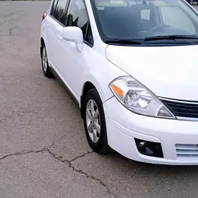 Nissan Versa 2011