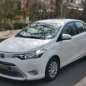 Toyota Yaris 2014