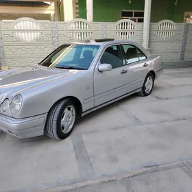 Mercedes-Benz E320 1997