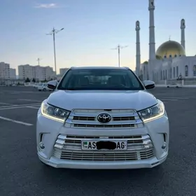 Toyota Highlander 2018