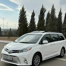 Toyota Sienna 2017