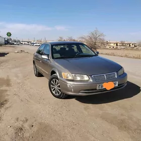 Toyota Camry 2001