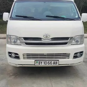 Toyota Hiace 2005