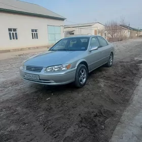 Toyota Camry 2001