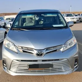 Toyota Sienna 2018