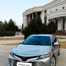 Toyota Camry 2018