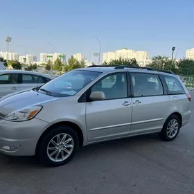 Toyota Sienna 2004