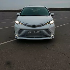 Toyota Sienna 2021