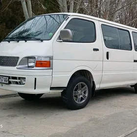 Toyota Hiace 2003