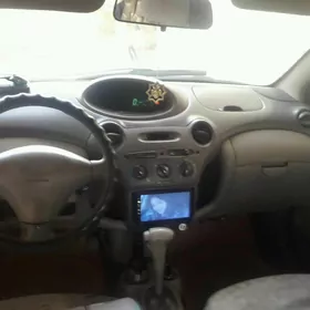 Toyota Echo 2000