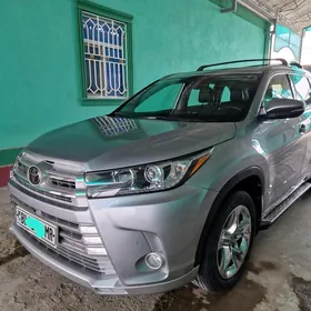 Toyota Highlander 2019