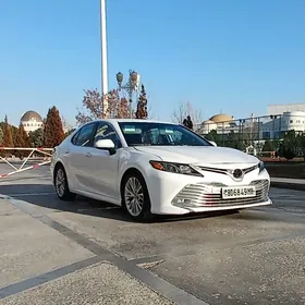 Toyota Camry 2019