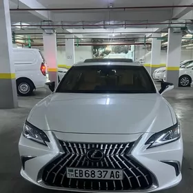 Lexus ES 250 2022