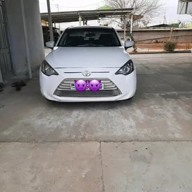 Toyota Yaris iA 2016