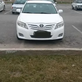 Toyota Camry 2011