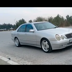 Mercedes-Benz E320 2000