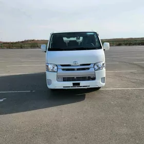 Toyota Hiace 2024