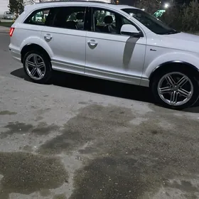 Audi Q7 2013