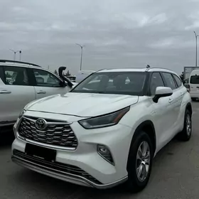 Toyota Highlander 2021