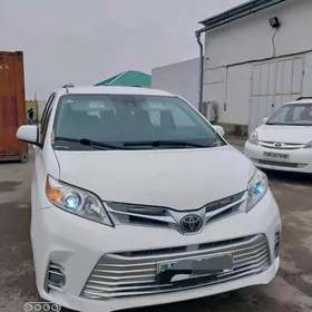 Toyota Sienna 2018