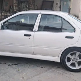 Nissan Sunny 2000