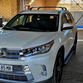 Toyota Highlander 2019