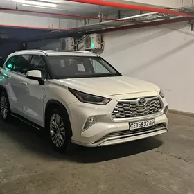 Toyota Highlander 2021