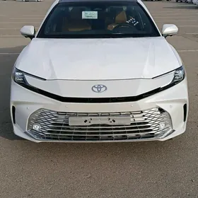 Toyota Camry 2025