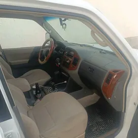 Mitsubishi Pajero 2003