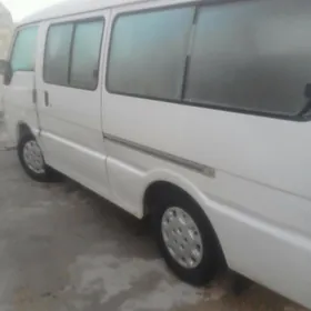 Toyota Hiace 2005