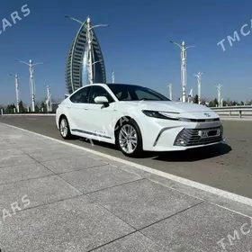 Toyota Camry Hybrid 2025