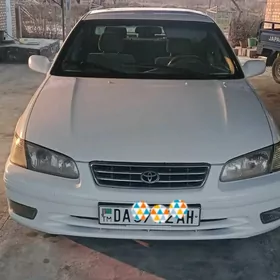 Toyota Camry 2000