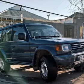 Mitsubishi Pajero 1995