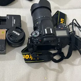 Nikon D 7100 camera