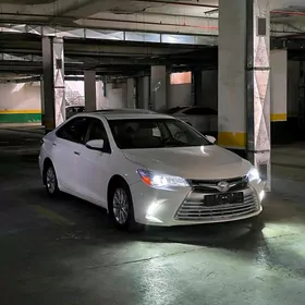 Toyota Camry 2015