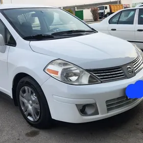 Nissan Versa 2012