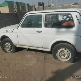 Lada Niva 2000