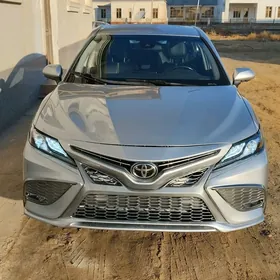 Toyota Camry 2021