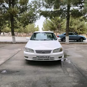 Toyota Camry 2001