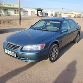 Toyota Camry 2000