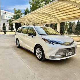 Toyota Sienna 2022