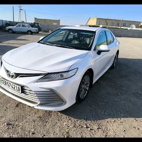 Toyota Camry 2020