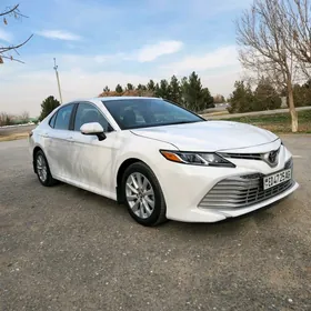 Toyota Camry 2020