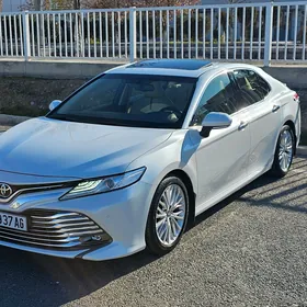 Toyota Camry 2021